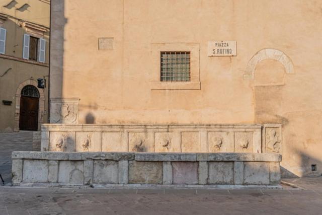 Domus Fonte Dei Leoni Acomodação com café da manhã Assisi Exterior foto